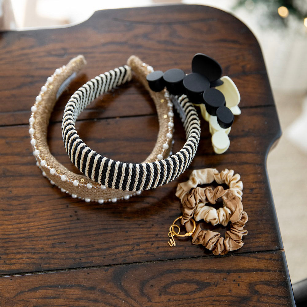 Matte Dot Claw Clip  - Cream