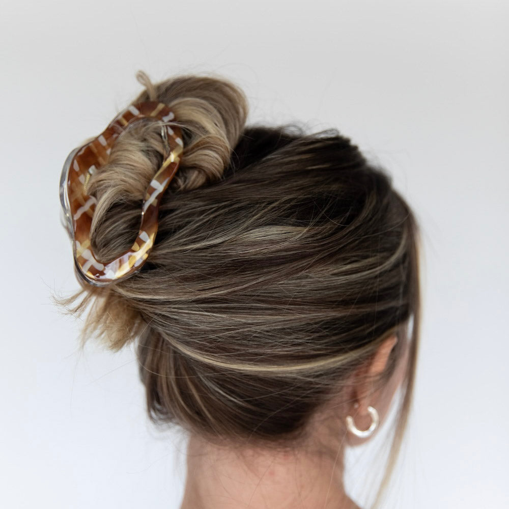 Large Luxe Oval Claw Clip – Caramel Marble