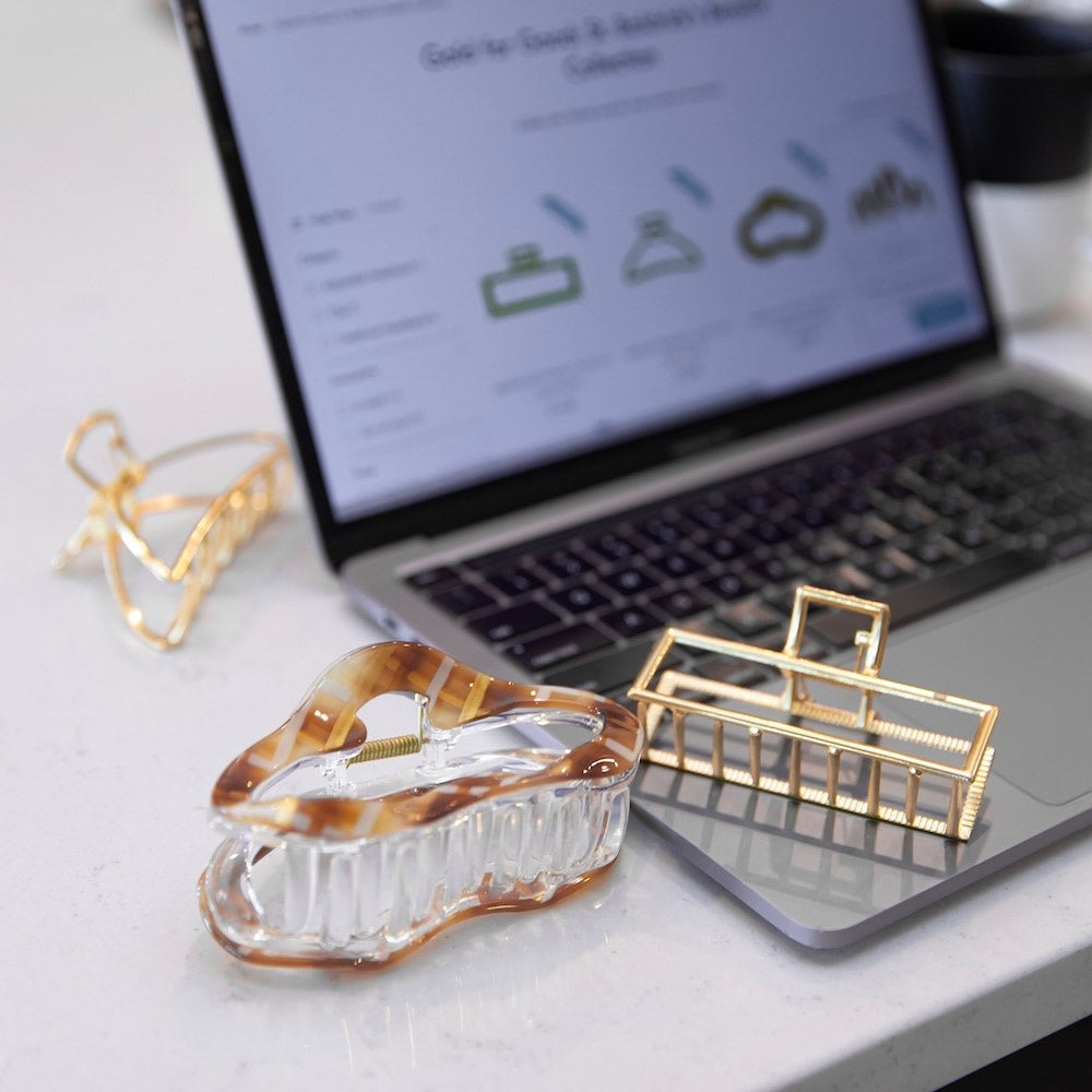 Large Luxe Oval Claw Clip – Caramel Marble